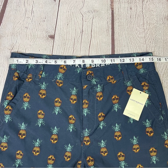 LUCKY BRAND Men's Boy's dark blue pineapple skull shorts NWT, size 20 - Picture 12 of 13